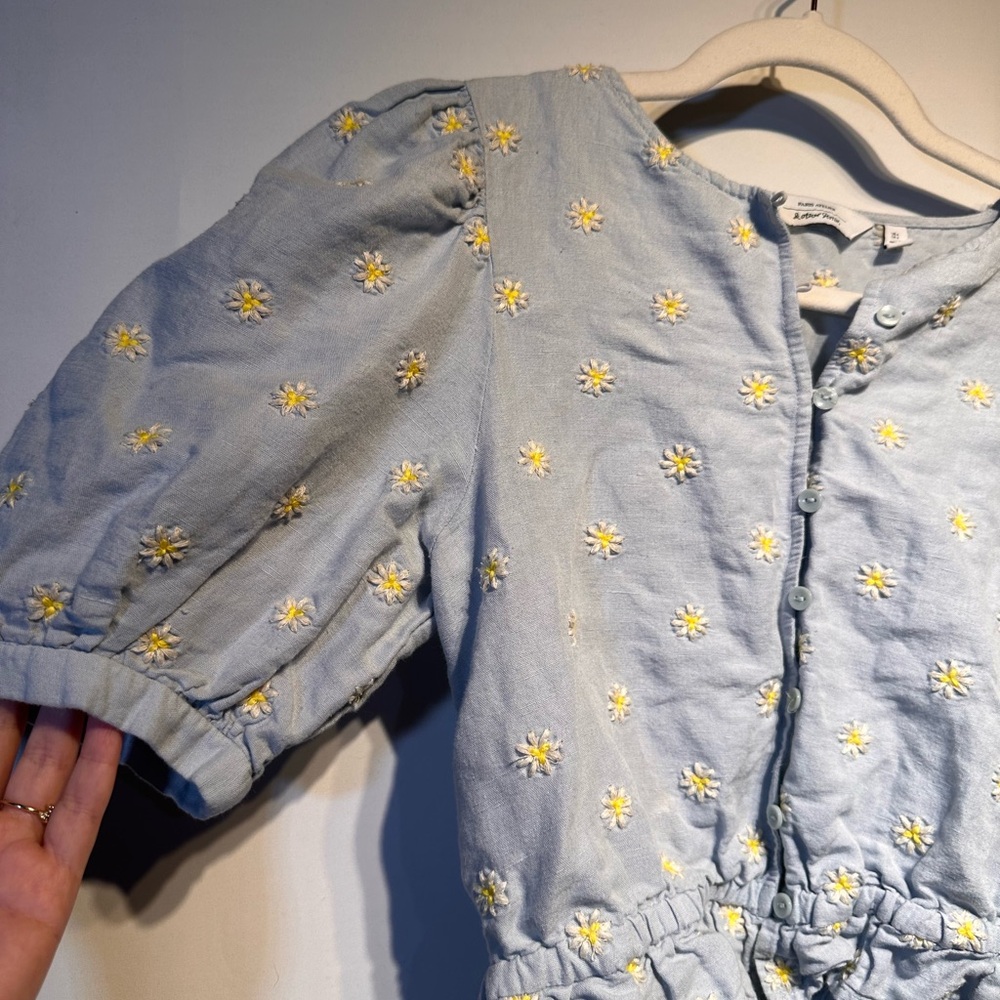 & Other Stories Sky Blue Daisy Embroidered Puff-Sleeve Blouse - Picture 5 of 7
